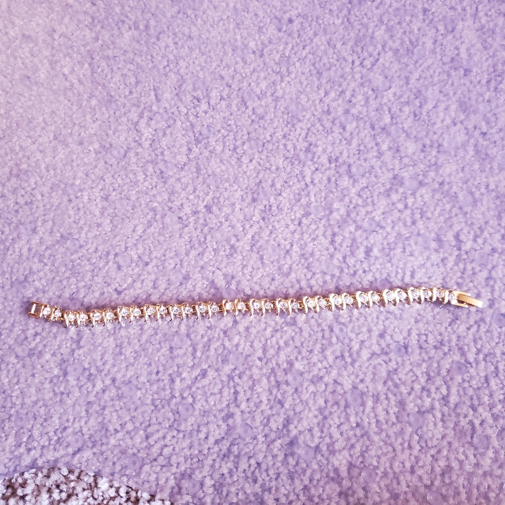 Tennis bracelet
